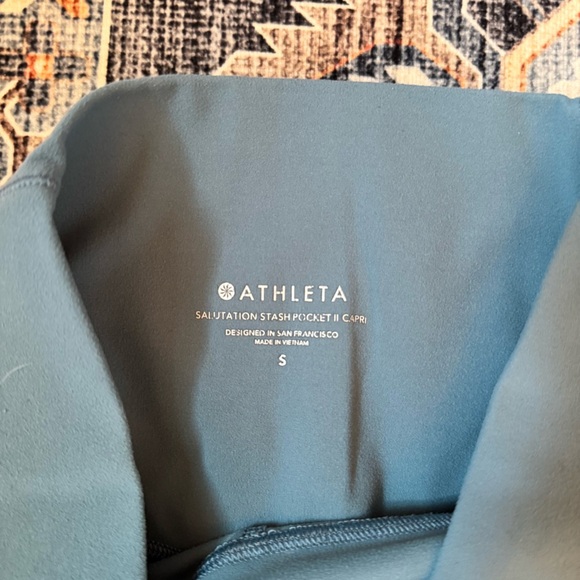 Athleta Salutation Stash Pocket II Capri Riviera Blue Women’s Size Small - Picture 5 of 7